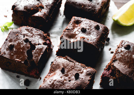 Brownie au chocolat noir maison charpente vue rapprochée Banque D'Images