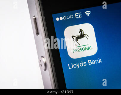La Banque Lloyds Banking mobile app sur un iPhone téléphone mobile Banque D'Images