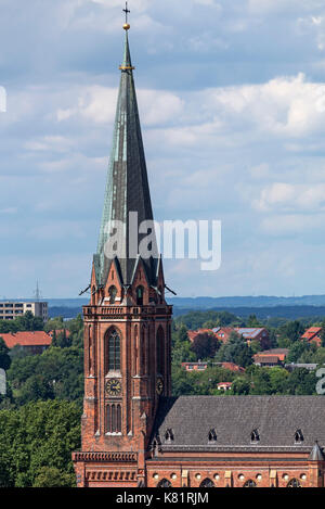 Vue de l'ancien château d'eau à la tour de Saint-Nicolaikirche, Lüneburg, Basse-Saxe, Allemagne Banque D'Images