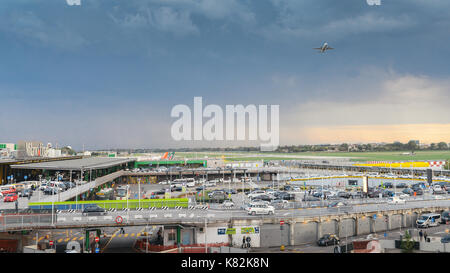 Entrée de Milan Linate, quels services courte et moyenne gamme destinations en Europe et est le centre d'Alitalia Banque D'Images