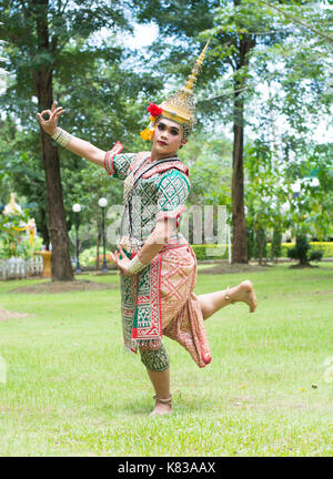 Robe traditionnelle thaïlandaise. Effectue la danse ancienne acteurs Thai Art de Khon-Thai masqué classique ballet en Thaïlande Banque D'Images