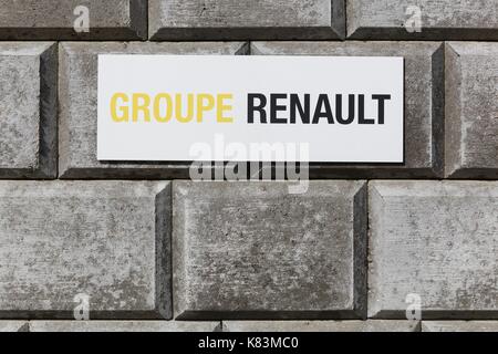 Ballerup, Danemark - 10 septembre 2017 : Groupe Renault Renault signe sur un mur. Renault est un constructeur automobile français produisant des voitures, camionnettes, autobus et camions Banque D'Images