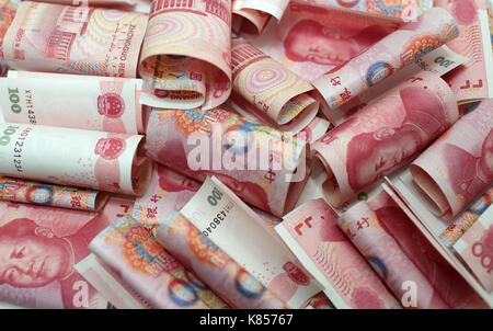 Yuan chinois mess 100 argent fond rmb avec Mao Zedong portrait old money Banque D'Images