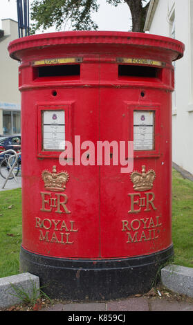 Royal Mail post box double à Ramsey Banque D'Images