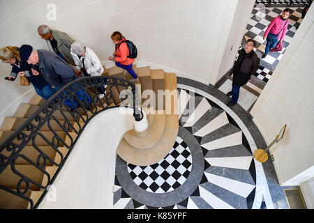 Paris, France. 17Th sep 2017. les visiteurs à l'ambassade de Chine à Paris, France, sur sept. 17, 2017. L'ambassade de Chine en France a ouvert ses portes pour la première fois dans le rapport annuel de journées européennes du patrimoine à Paris, France le dimanche. crédit : chen yichen/Xinhua/Alamy live news Banque D'Images