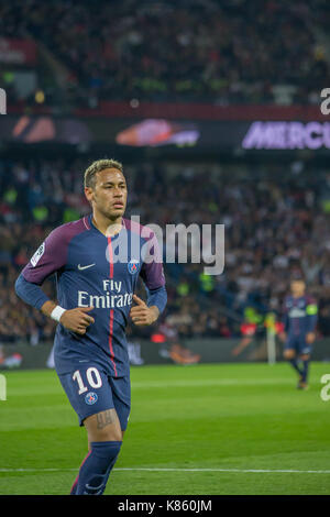 Au cours de l'Jr. Neymar Ligue 1 match de foot entre Paris Saint Germain (PSG) et l'Olympique Lyonnais (OL) au Parc des Princes. Le 17 septembre 2017 à Paris, France Banque D'Images
