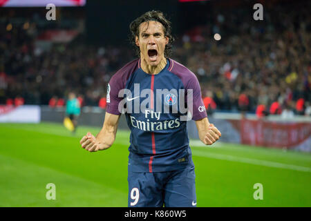 Edinson Cavani au cours de la Ligue 1 match de foot entre Paris Saint Germain (PSG) et l'Olympique Lyonnais (OL) au Parc des Princes. Le 17 septembre 2017 à Paris, France Banque D'Images