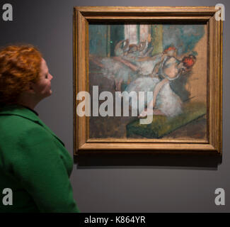 National Gallery, Londres, Royaume-Uni. 18 septembre, 2017 oeuvres de Degas. la Burrell Collection à Glasgow rendez-vous à l'affiche au Musée des beaux-arts à partir du 20 septembre 2017 - 7 mai 2018. magnat du transport maritime sir William burrell doué sa grande collection d'art, y compris l'une des plus belles collections de pastels de Degas dans le monde, de la ville de Glasgow en 1944. 13 pastels, trois dessins et quatre tableaux du burrell sont exposées à la galerie nationale. crédit : Malcolm park/Alamy live news Banque D'Images