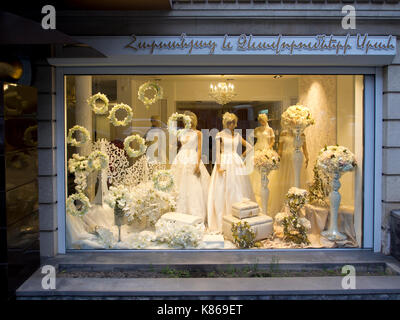 Boutique décoré de façon extravagante avec fenêtre d'inspiration pour quiconque la planification d'un mariage, robes de et de compositions florales à Erevan en Arménie Banque D'Images