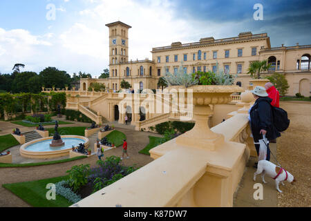 Immobilier, Rudolf, Swoboda, jardins, Durbar, prix, peintures, Royal, Collection, Prince, Albert, La Reine, Victoria, Abdul Karim, Bertie, Osborne, maison, Français, Patrimoine, fontaine, terrasse, palm, jardin, terrasses, jardins, conçus, la conception, l'italien, de la Renaissance, le palazzo, Thomas, 1845, 1851, coudée, East Cowes (île de Wight, Angleterre, Royaume-Uni, Banque D'Images