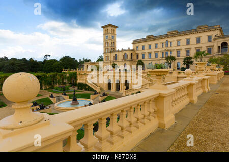 Immobilier, Rudolf, Swoboda, jardins, Durbar, prix, peintures, Royal, Collection, Prince, Albert, La Reine, Victoria, Abdul Karim, Bertie, Osborne, maison, Français, Patrimoine, fontaine, terrasse, palm, jardin, terrasses, jardins, conçus, la conception, l'italien, de la Renaissance, le palazzo, Thomas, 1845, 1851, coudée, East Cowes (île de Wight, Angleterre, Royaume-Uni, Banque D'Images