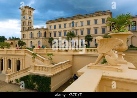 Immobilier, Rudolf, Swoboda, jardins, Durbar, prix, peintures, Royal, Collection, Prince, Albert, La Reine, Victoria, Abdul Karim, Bertie, Osborne, maison, Français, Patrimoine, fontaine, terrasse, palm, jardin, terrasses, jardins, conçus, la conception, l'italien, de la Renaissance, le palazzo, Thomas, 1845, 1851, coudée, East Cowes (île de Wight, Angleterre, Royaume-Uni, Banque D'Images