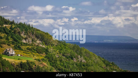 Ballantynes Cove le long de la rive nord du comté d'Antigonish le long de la côte nord de la Nouvelle-Écosse, au Canada, l'une des provinces de l'Atlantique. Banque D'Images