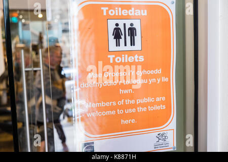 Toilettes, Nice Nette Toilette,High Street,magasin,fournir,WC,pour,public,usage,,Barmouth Gwynedd,coast resort,côtières,ville,,Pays de Galles,Welsh,Royaume-uni,UK,l'Europe, Banque D'Images