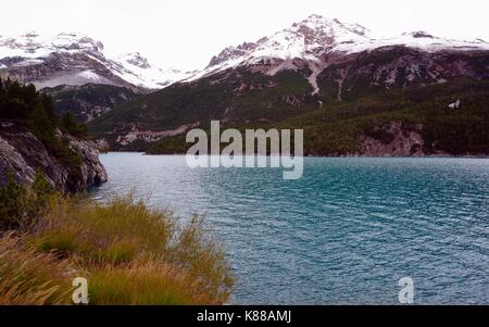 Du Lac est un réservoir cancano en val fraele, province de Sondrio, Lombardie, Italie. Banque D'Images