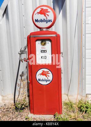 Mobilgas essences pour moteurs pompe. Banque D'Images