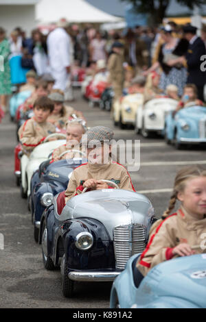 Settrington cup contest pour Austin j40 voitures à pédales à Goodwood Revival meeting 2017, goodwood race track, West Sussex, England, UK Banque D'Images