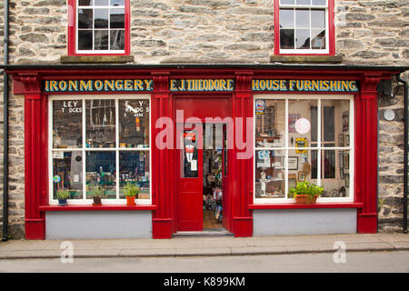 Forgerons traditionnels et de maison shop dans la ville de Bala North Wales Banque D'Images