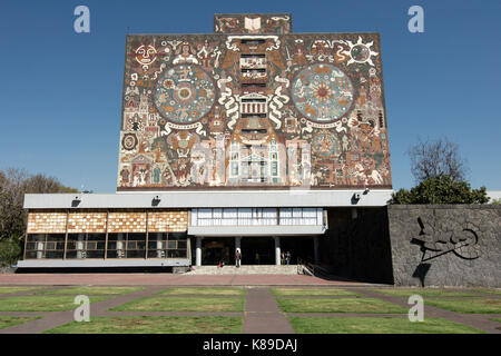 Mexico, Mexique - 2013: Bibliothèque centrale de l'Université nationale autonome du Mexique (UNAM), créée par l'artiste mexicain Juan O'Gorman. Banque D'Images