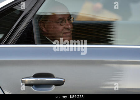 Berlin, Allemagne. 18 sep, 2017. Gregor Gysi, président du parti de gauche, arrivant à un die Linke (la gauche) de l'événement de la campagne électorale à Berlin, Allemagne, 18 septembre 2017. crédit : Maurizio gambarini/dpa/Alamy live news Banque D'Images