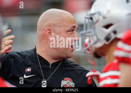 Septembre 16th, 2017 : Ohio State Buckeyes large receveurs Zach Smith cherche sur dans un match de football entre les NCAA Ohio State Buckeyes et l'armée de chevaliers noirs à l'Ohio Stadium, Columbus, OH. Adam Lacy/CSM Banque D'Images