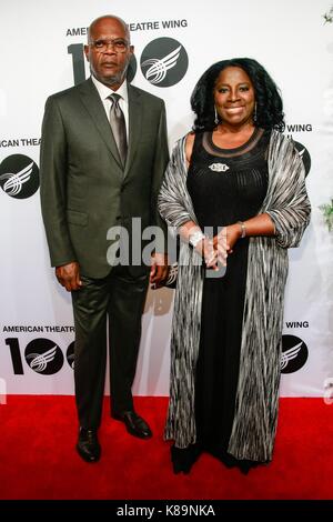 New York, NY, USA. 18 sep, 2017. Samuel Jackson, latanya richardson jackson devant le hall des arrivées de l'American Theatre Wing 100e anniversaire, gala annuel de la 42e rue cipriani, New York, NY Le 18 septembre, 2017. crédit : Jason Mendez/everett collection/Alamy live news Banque D'Images