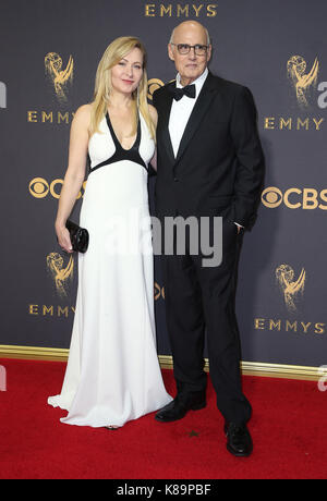 Hollywood, Californie, USA. 17Th sep 2017. Jeffrey Tambor. 69e Primetime Emmy Awards annuel tenu au théâtre de microsoft. crédit : zuma Press, Inc./Alamy live news Banque D'Images