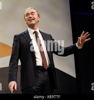 Bournemouth, Royaume-Uni. 18 Sep, 2017. Ex chef de parti Tim Farron traite les libéraux-démocrates au Congrès d'automne au Centre International de Bournemouth, Bournemouth, Royaume-Uni - Lundi 18 septembre 2017. Crédit photo : Tim Farron : Julie Edwards/Alamy Live News Banque D'Images