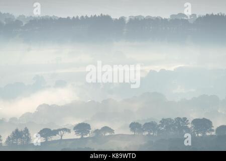 Ceredigion, pays de Galles, Royaume-Uni. 19 sep 2017. uk weather : brouillard lourd remplit la belle vallée aeron dans Ceredigion, pays de Galles, de l'ouest sur un lumineux, ensoleillé et chaud matin de septembre crédit : Keith morris/Alamy live news Banque D'Images