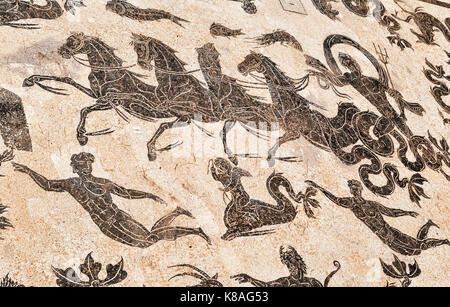 Détail de la mosaïque du triomphe de Neptune dans le frigidarium des thermes de Neptune à Ostia Antica - Rome, Italie Banque D'Images