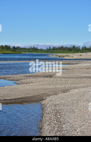 Le sanglot river dans l'Oural polaire du nord. paysage de l'eau. Banque D'Images