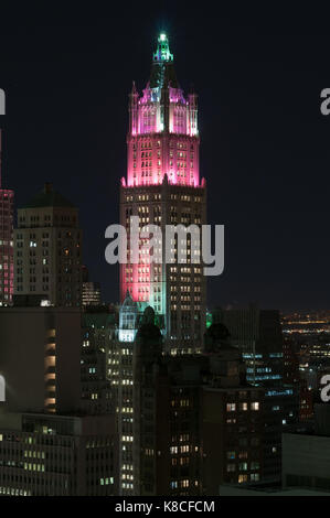 Tours de bureaux au centre-ville de Manhattan à new york city at night Banque D'Images