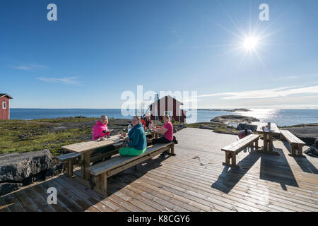 Petit déjeuner au phare de Söderskär, Porvoo, Finlande, Europe, UE Banque D'Images