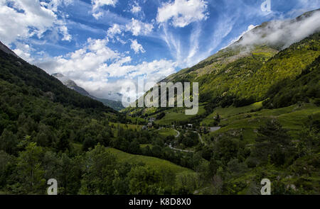 Valley dans les Pyrénées Banque D'Images