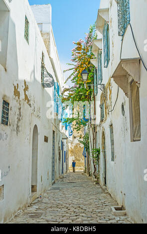 Tunis, Tunisie - septembre 2, 2015 : la vieille ville (médina) est célèbre pour son architecture arabe traditionnelle avec le labyrinthe de rues étroites, préservé Banque D'Images