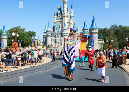 Animation de rue à Walt Disney's Magic Kingdom Theme Park, Orlando, Floride, USA Banque D'Images