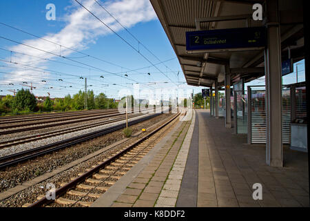 La gare (Bahnhof) sous Friedenheime Brucker, Hirschgarten, Munich Ouest, Bavière, Allemagne, Banque D'Images