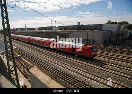 La gare (Bahnhof) sous Friedenheime Brucker, Hirschgarten, Munich Ouest, Bavière, Allemagne, Banque D'Images