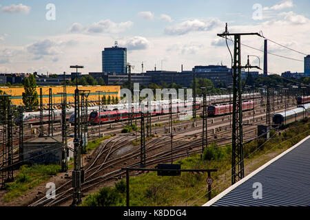 La gare (Bahnhof) sous Friedenheime Brucker, Hirschgarten, Munich Ouest, Bavière, Allemagne, Banque D'Images