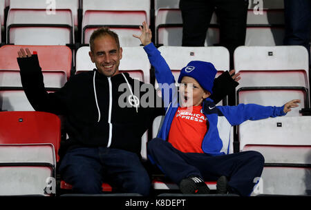 Brighton et Hove Albion fans avant la coupe du buffle, troisième ronde match au stade de la vitalité, de bournemouth. Banque D'Images