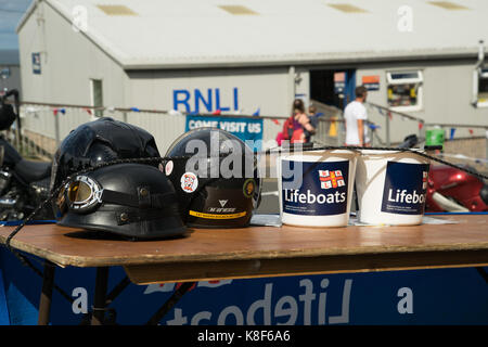 Les forces armées biker la charité prend en charge, Seahouses RNLI Northumberland, Angleterre Banque D'Images