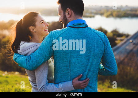 Happy young couple moments romantiques Banque D'Images