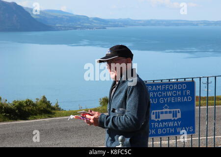 Llandudno, au Pays de Galles. Sep 19, 2017. Météo britannique. Maison de vacances bouilloire dehors et environ dans le soleil à Llandudno. Skiese Sunny blue, un jour sec avec éclaircies, les vents sera lumière température de 16 C Crédit : Mike Clarke/Alamy Live News Banque D'Images