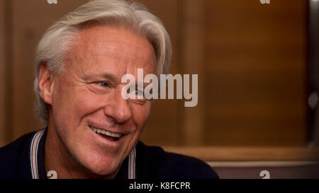 Prague, République tchèque. Sep 19, 2017. Bjorn Borg, ancien joueur de tennis suédois, parle avec les journalistes après son arrivée à Prague, en République tchèque, le 19 septembre 2017. Borg prendra part à la première édition du tournoi de tennis cup cuve à Prague, où l'équipe de l'Europe sera en concurrence avec le monde entier. sélection borg sera capitaine de l'équipe d'Europe. crédit : Michal kamaryt/ctk photo/Alamy live news Banque D'Images