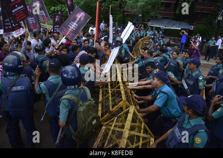 Dhaka, Bangladesh. Sep 19, 2017. Mouvement de la solidarité des peuples bangladais partie scène militante manifestation devant les bureaux des Nations unies sur le génocide d'arrêt exigeant au Myanmar Rohingyas à agargaon à Dhaka, Bangladesh, le 19 septembre, 2017 Crédit : mamunur rashid/Alamy live news Banque D'Images