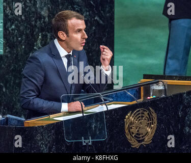 New York, USA. Sep 19, 2017. Le président français, Emmanuel Macron aborde la séance d'ouverture de la 72e Assemblée Générale des Nations Unies. Credit : Enrique Shore/Alamy Live News Banque D'Images