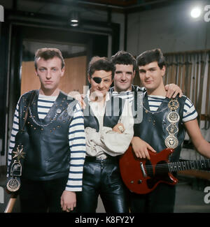 JOHNNY KIDD AND THE PIRATES groupe pop britannique sur prêt, partez ! En 1963. De gauche à droite : Johnny Spencer, Johnny Kidd, John Weider, Frank Farley. Photo : Tony Gale Banque D'Images