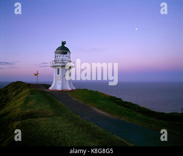 La Nouvelle-Zélande. L'Île du Nord. Phare du cap Reinga au crépuscule. Banque D'Images