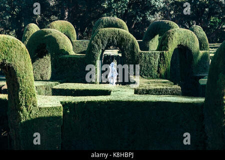 Sculpture dans le parc du labyrinthe de Barcelone, Catalogne, Espagne Banque D'Images