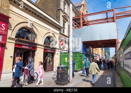 Entrée principale de la station de métro Whitechapel fermée pendant le développement de Crossrail, Londres, Royaume-Uni Banque D'Images